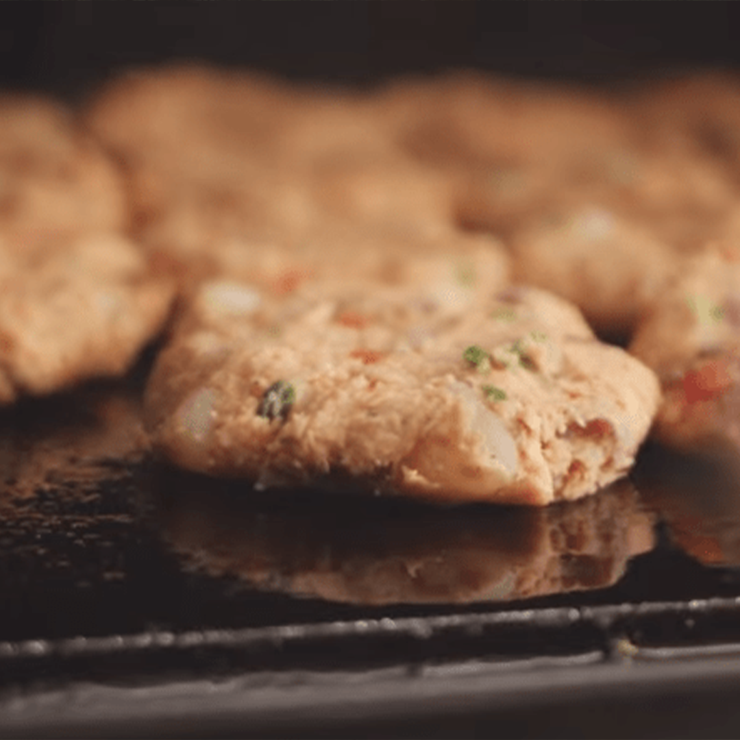 Smoked Salmon Cakes with Chipotle Aioli_Featured