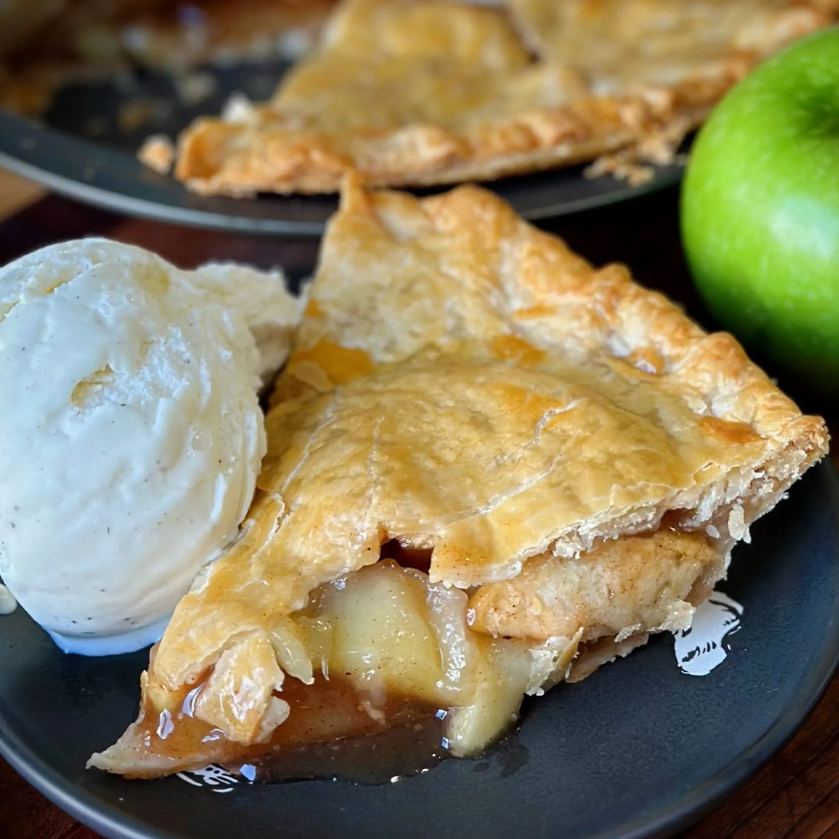 Smoked Apple Pie on Yoder